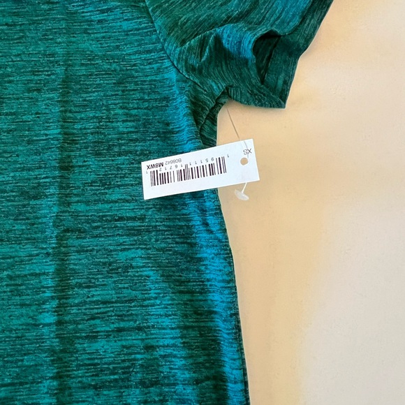 Amazon Essentials Navy and Teal Women Tees - Picture 5 of 9